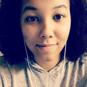 Meet your Posher, Danai